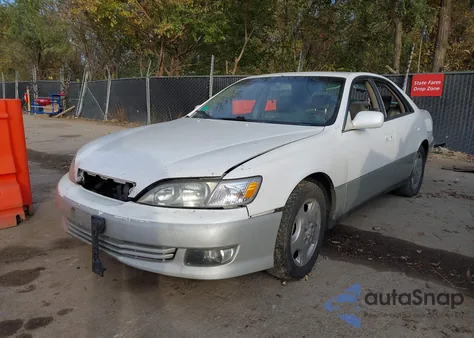 2000 Lexus Es 300 from USA, damaged, VIN JT8BF28G0Y5101458